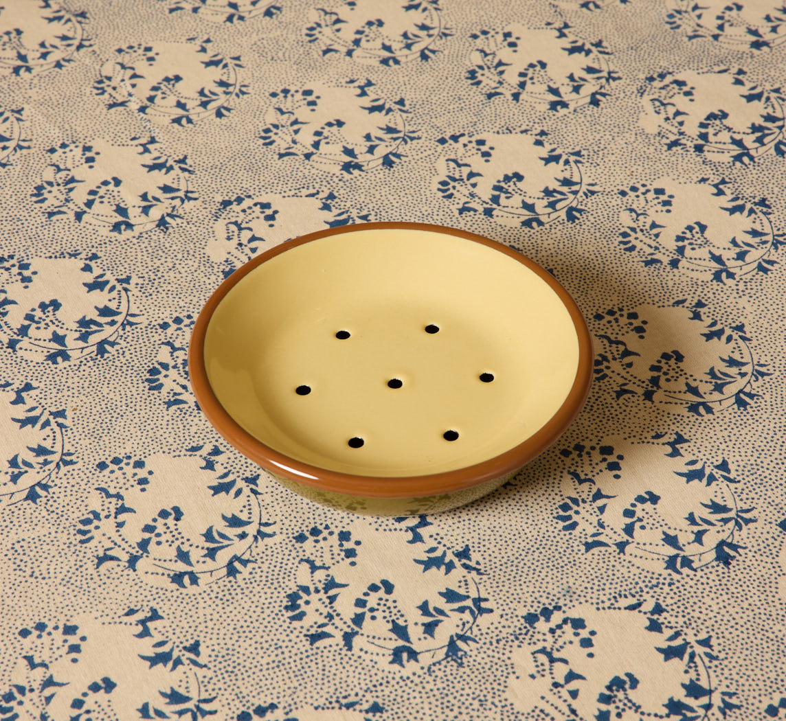 ROUND ENAMEL SOAP DISH IN MEADOW