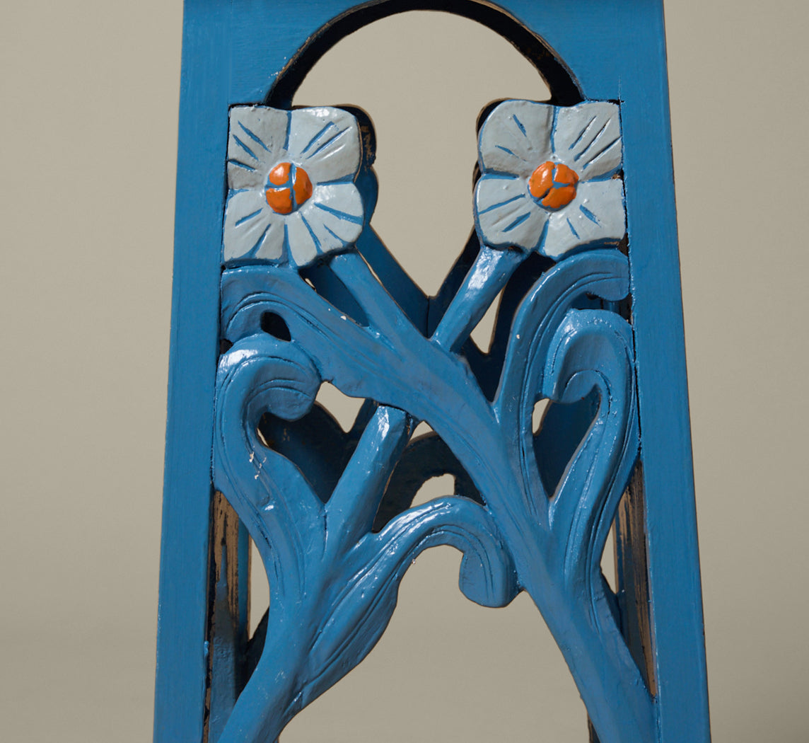 ART NOUVEAU SIDE TABLE WITH FLOWERS