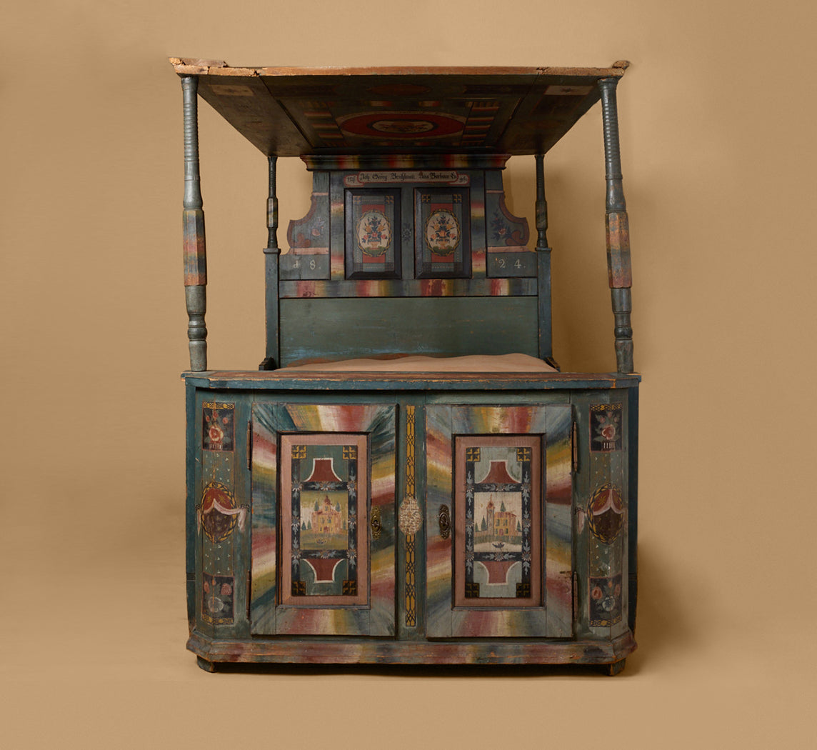 19TH CENTURY SCANDINAVIAN PAINTED CANOPY BED