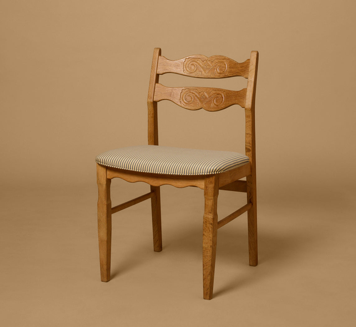 SET OF 6 DANISH CARVED OAK DINING CHAIRS BY HENNING KJAERNULF WITH SILK STRIPE