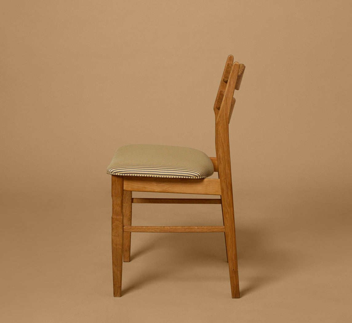 SET OF 6 DANISH CARVED OAK DINING CHAIRS BY HENNING KJAERNULF WITH SILK STRIPE