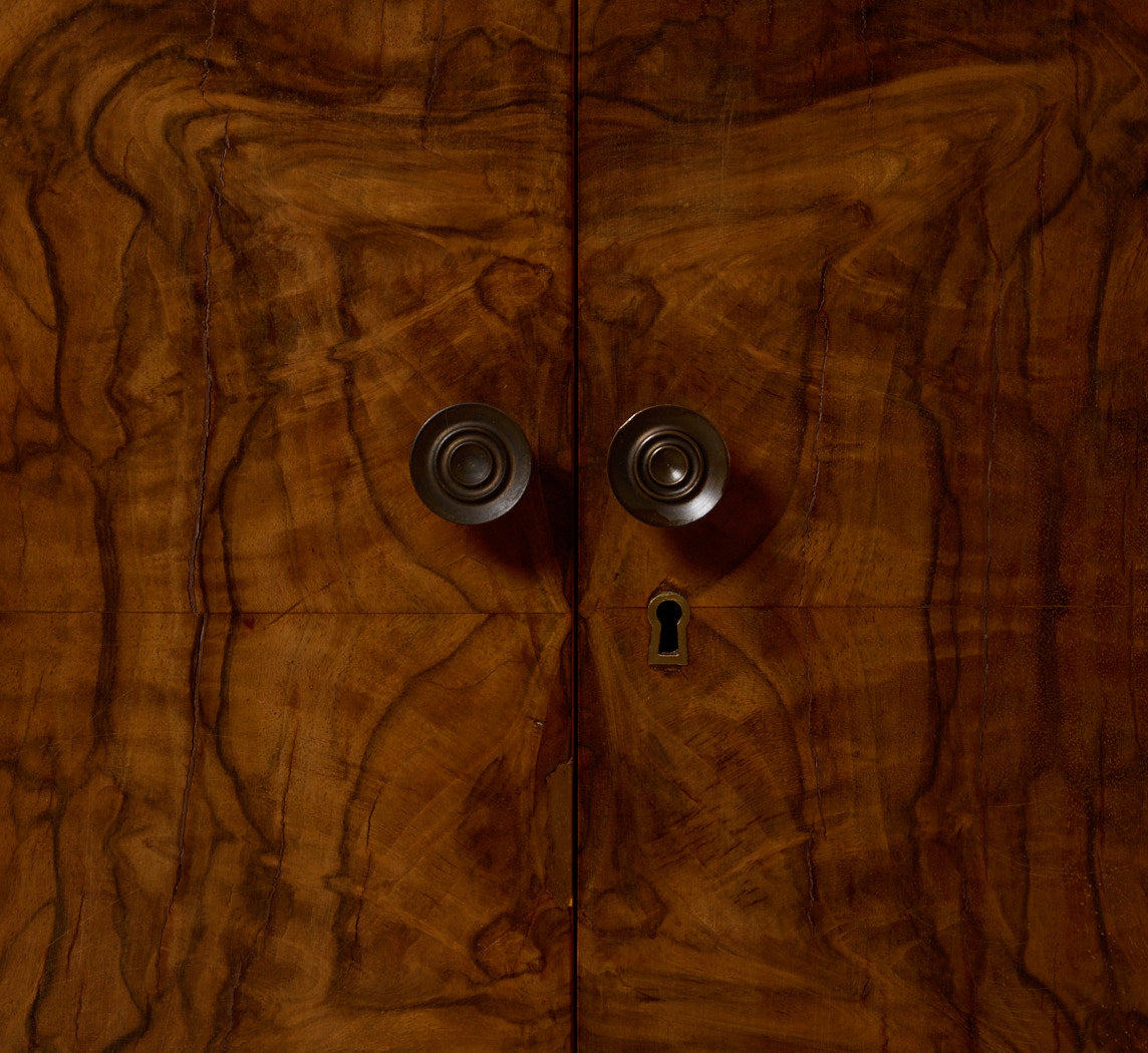 1940S ITALIAN WALNUT BURLWOOD BOOKCASE BY MARIO QUARTI