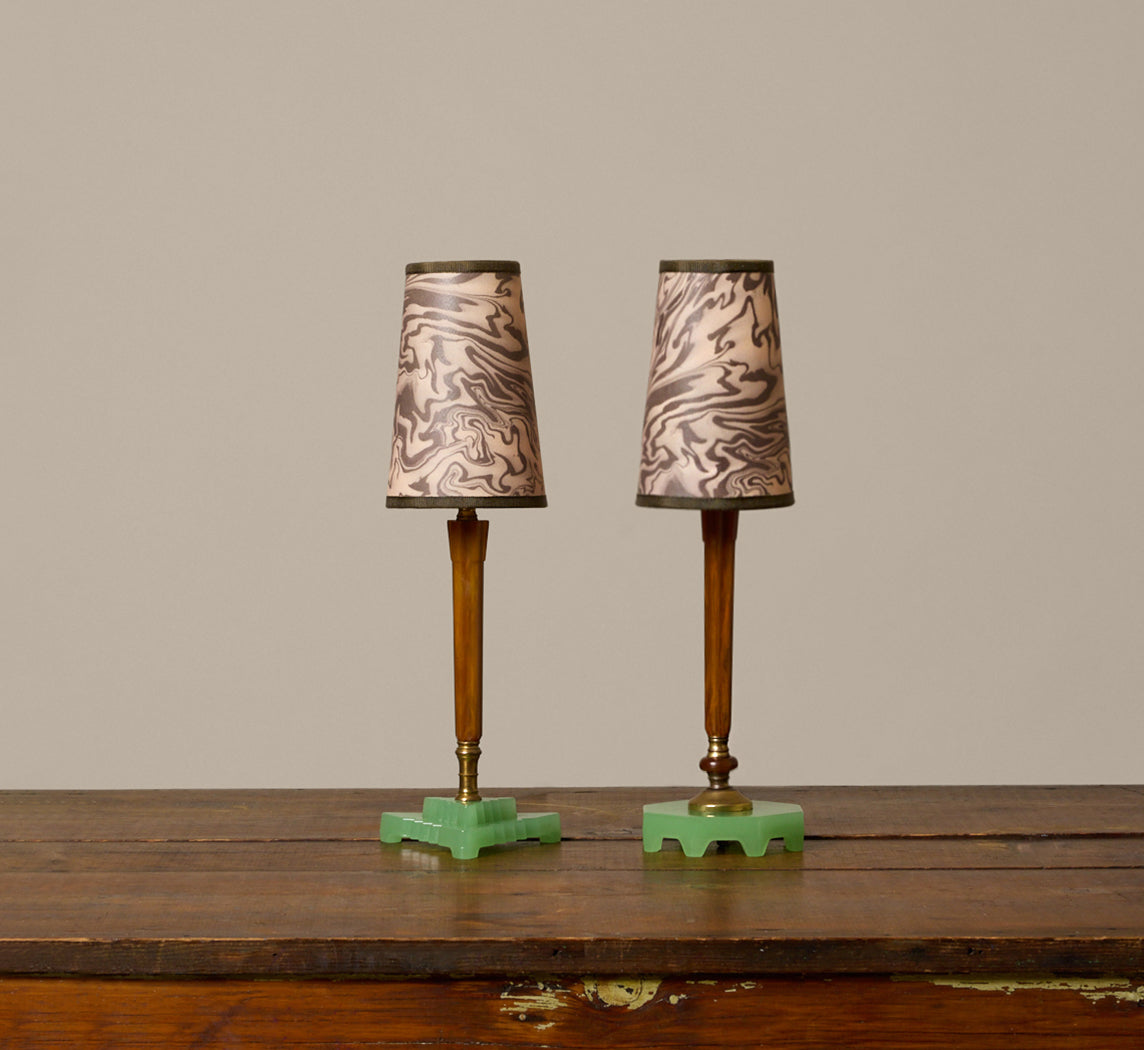 ASYMMETRICAL PAIR OF 1930S ART DECO JADEITE & BAKELITE TABLE LAMPS WITH SUMINAGASHI SHADES