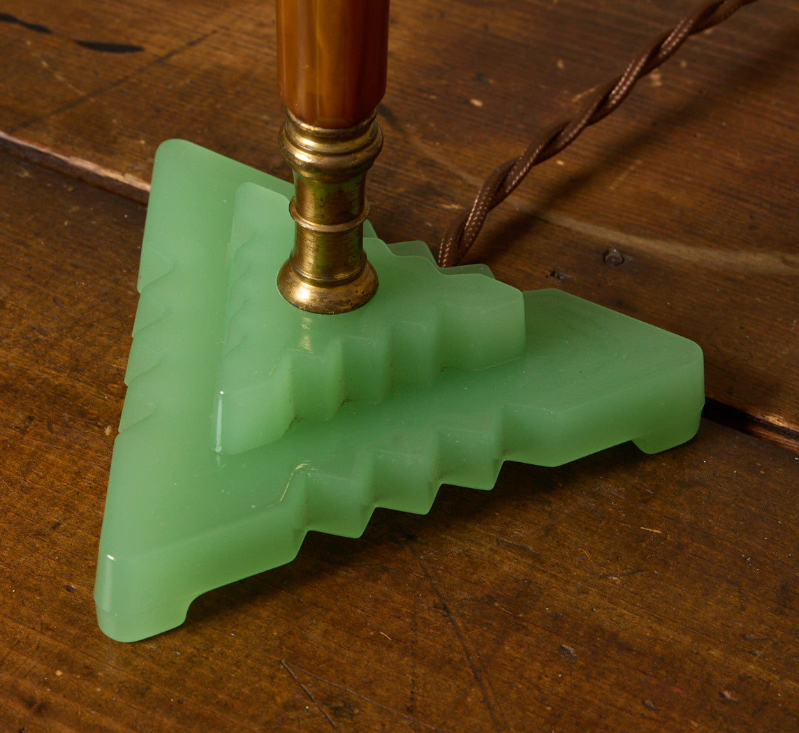 ASYMMETRICAL PAIR OF 1930S ART DECO JADEITE & BAKELITE TABLE LAMPS WITH SUMINAGASHI SHADES