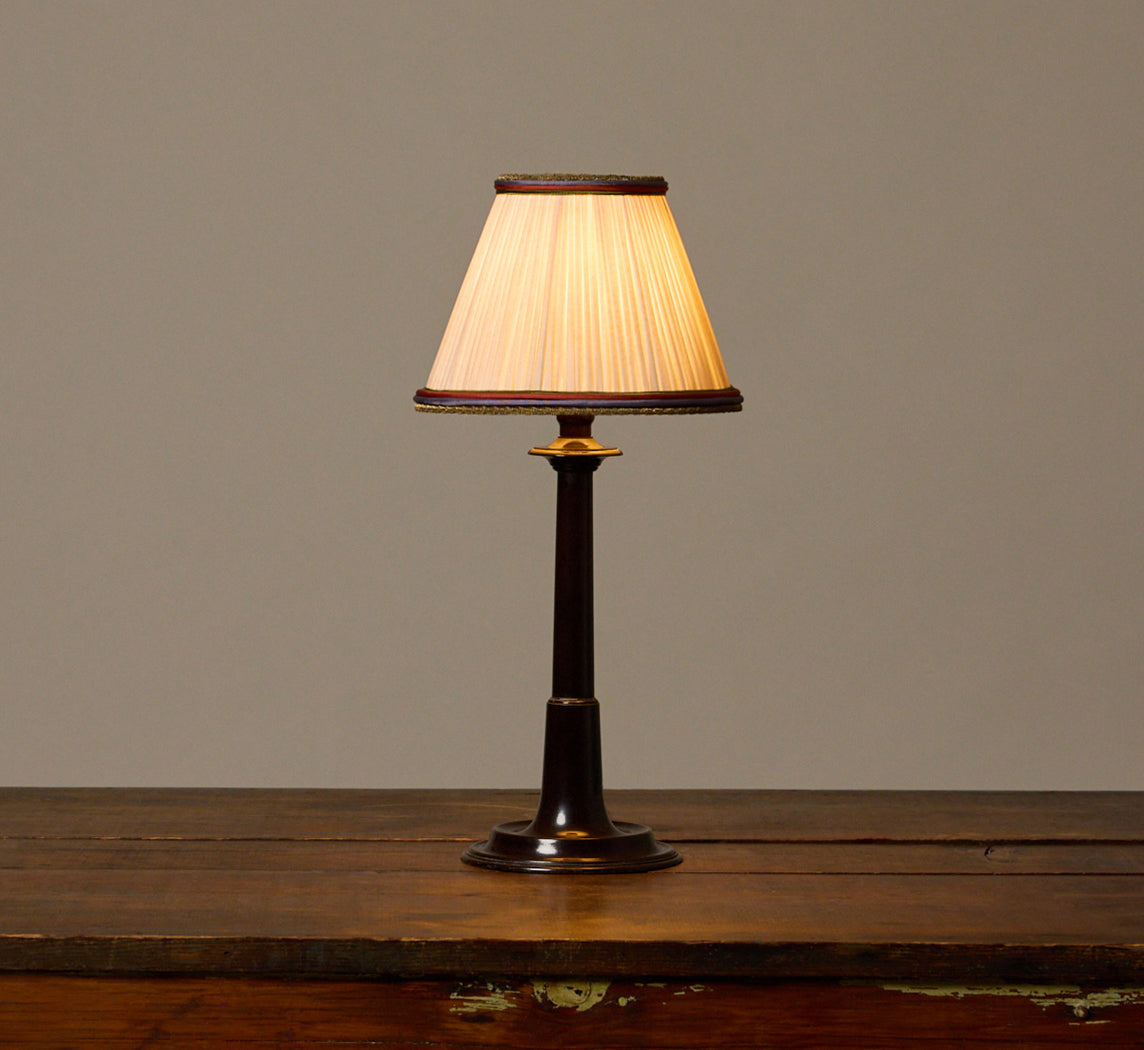 1930S ART DECO BAKELITE TABLE LAMP