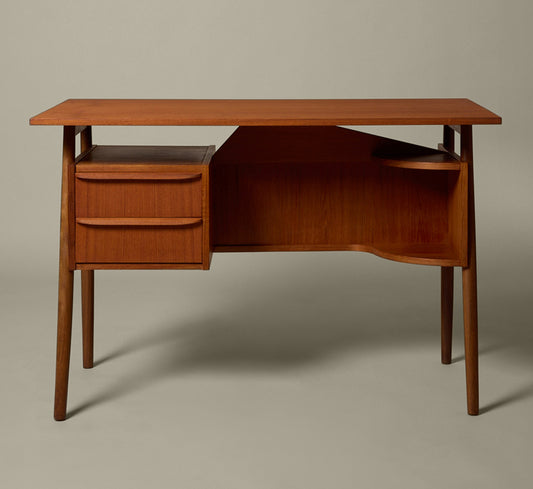 1960S DANISH ASYMMETRICAL TEAK DESK BY GUNNAR NIELSEN
