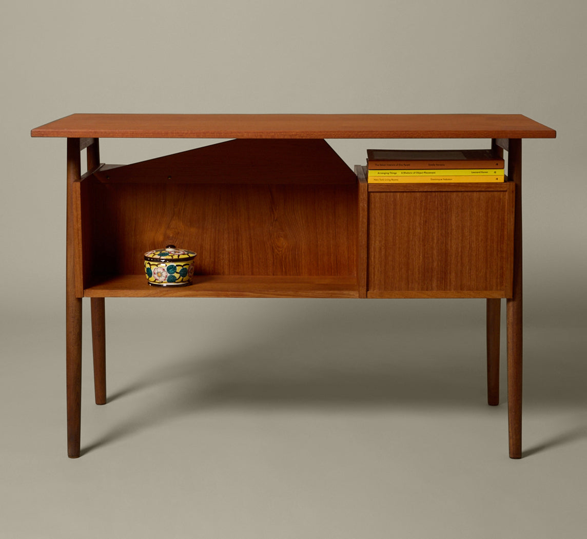 1960S DANISH ASYMMETRICAL TEAK DESK BY GUNNAR NIELSEN