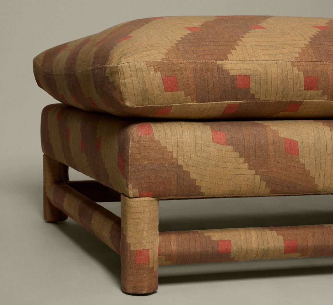 VINTAGE CHAISE LOUNGE IN THE STYLE OF KARL SPRINGER IN PIERCE & WARD'S QUILT LINEN