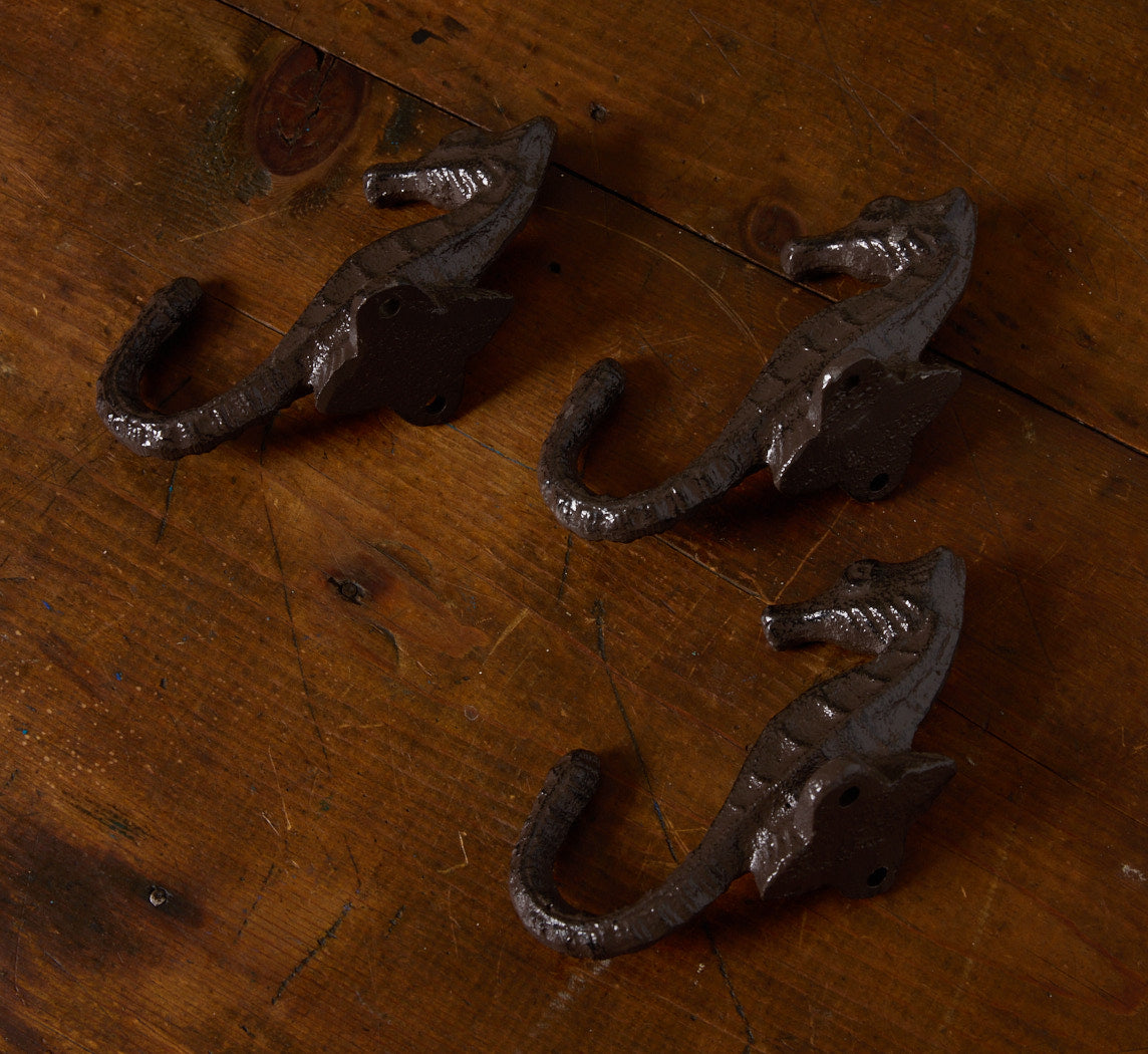 VINTAGE CAST IRON SEAHORSE WALL HOOK (SET OF 3)
