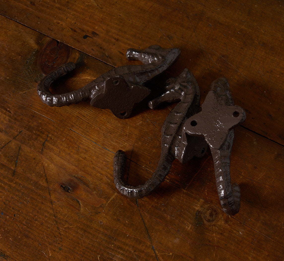 VINTAGE CAST IRON SEAHORSE WALL HOOK (SET OF 3)