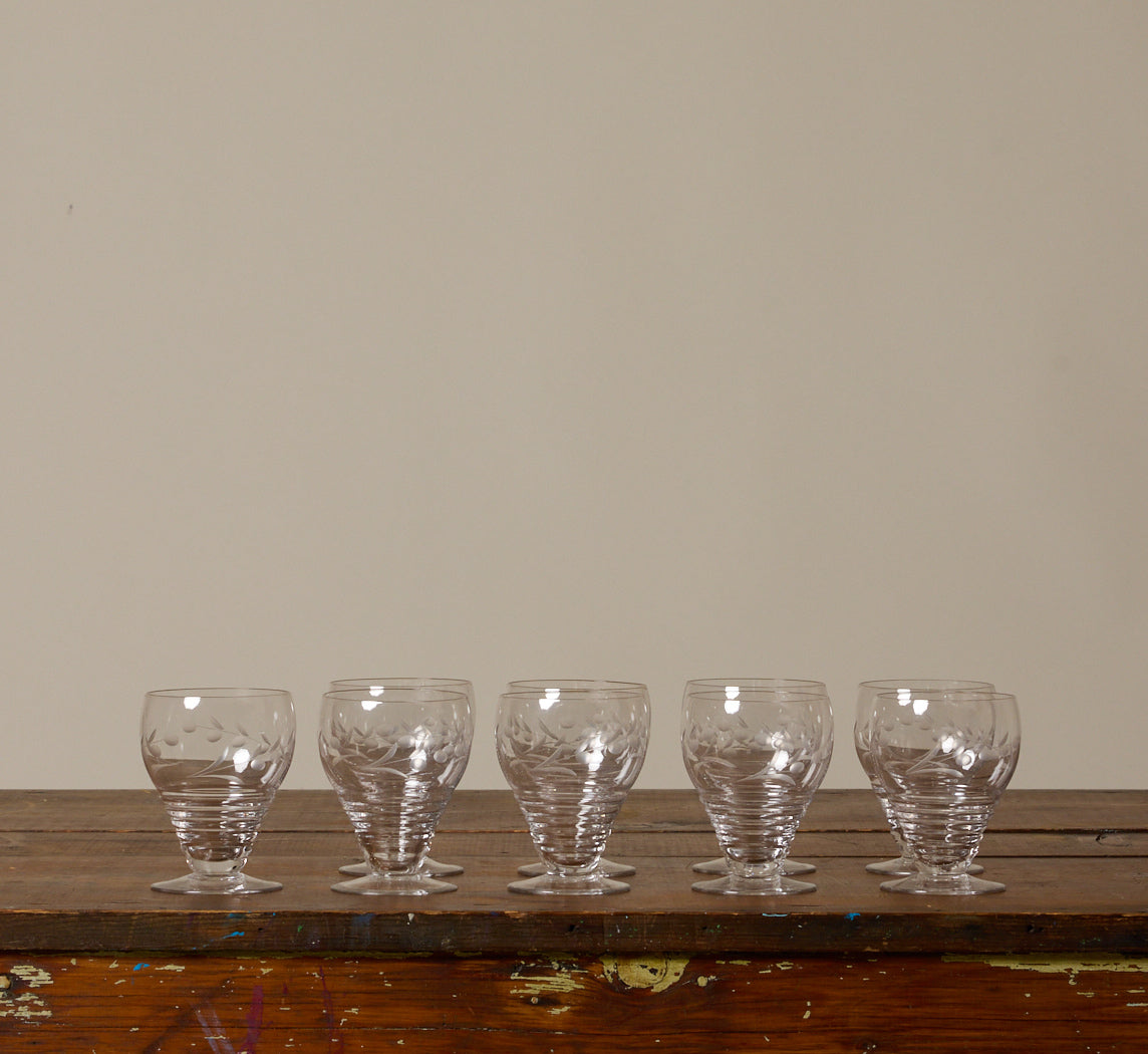 1920S ART DECO ENGRAVED GLASSWARE SET OF 9
