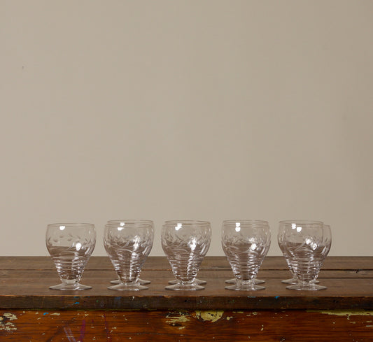 1920S ART DECO ENGRAVED GLASSWARE SET OF 9