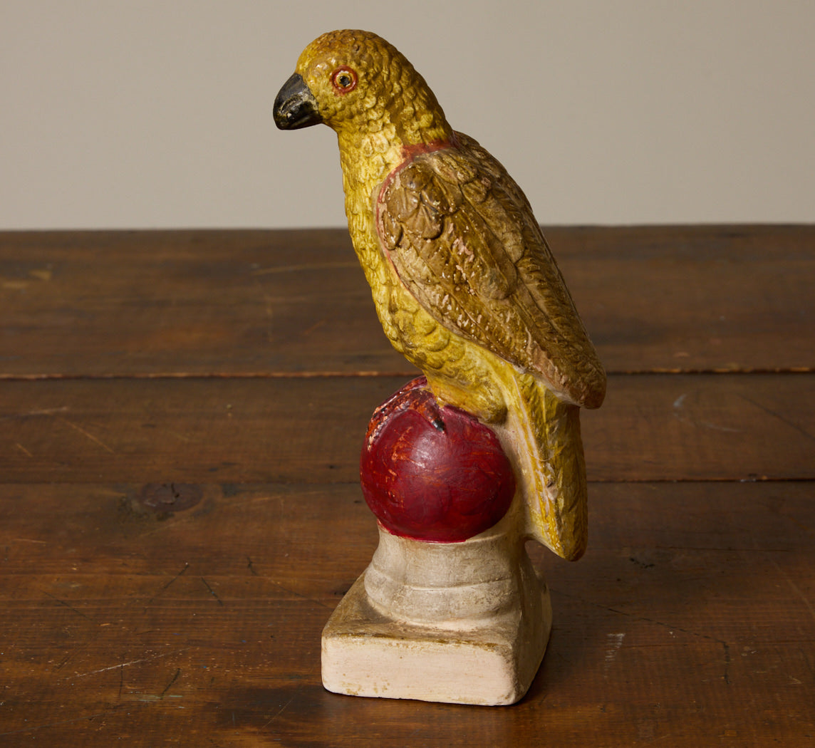 19TH CENTURY AMERICAN CHALKWARE PERCHING PARROT