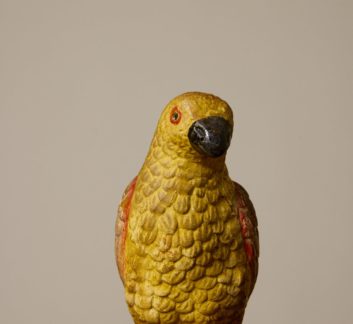 19TH CENTURY AMERICAN CHALKWARE PERCHING PARROT