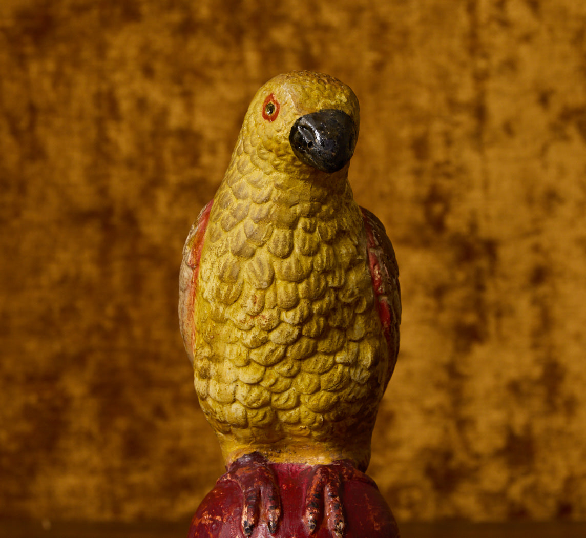 19TH CENTURY AMERICAN CHALKWARE PERCHING PARROT