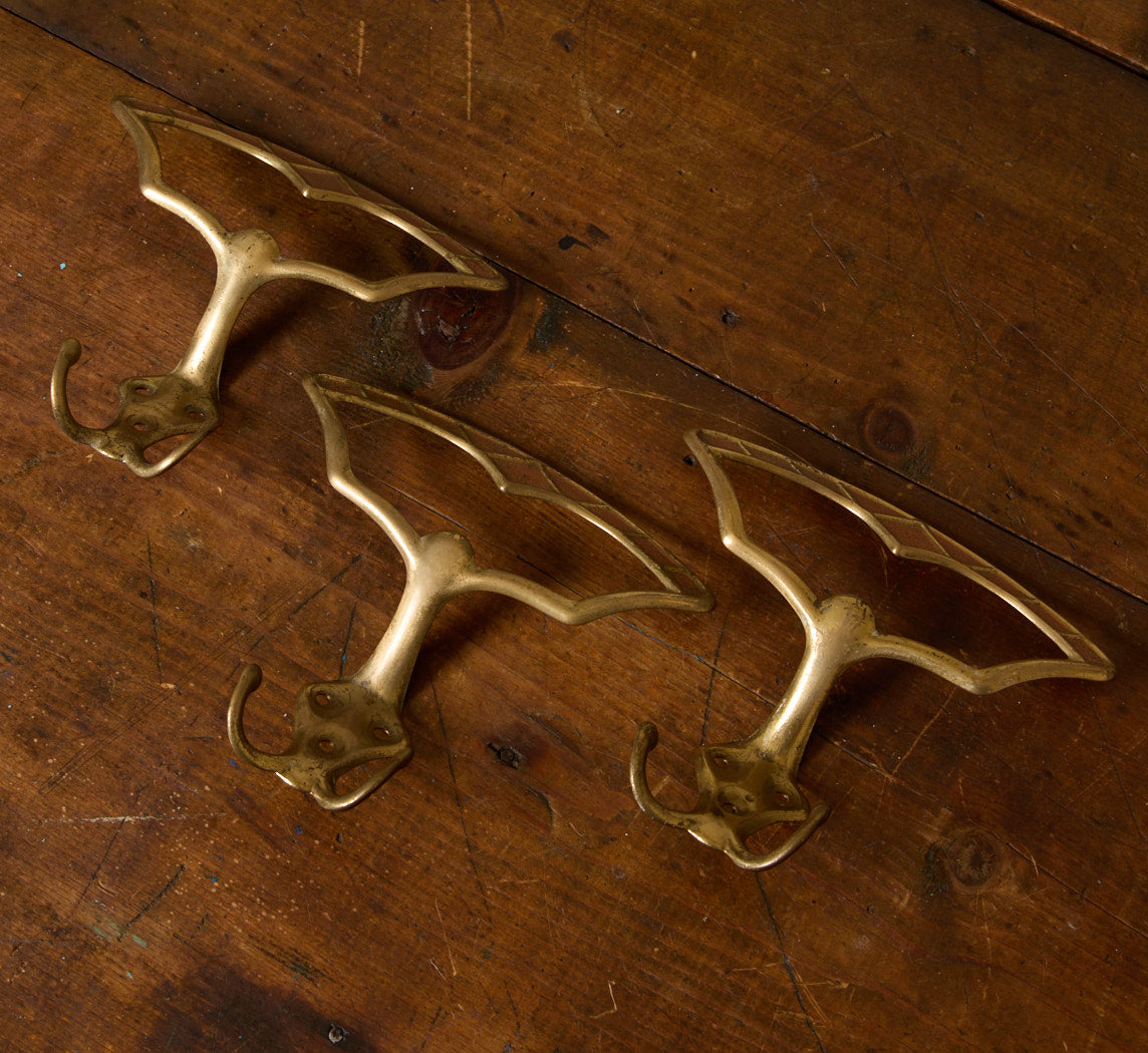 1920S ART NOUVEAU ITALIAN BRASS WALL HOOKS (SET OF 3)