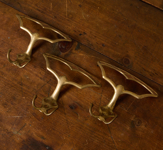 1920S ART NOUVEAU ITALIAN BRASS WALL HOOKS (SET OF 3)