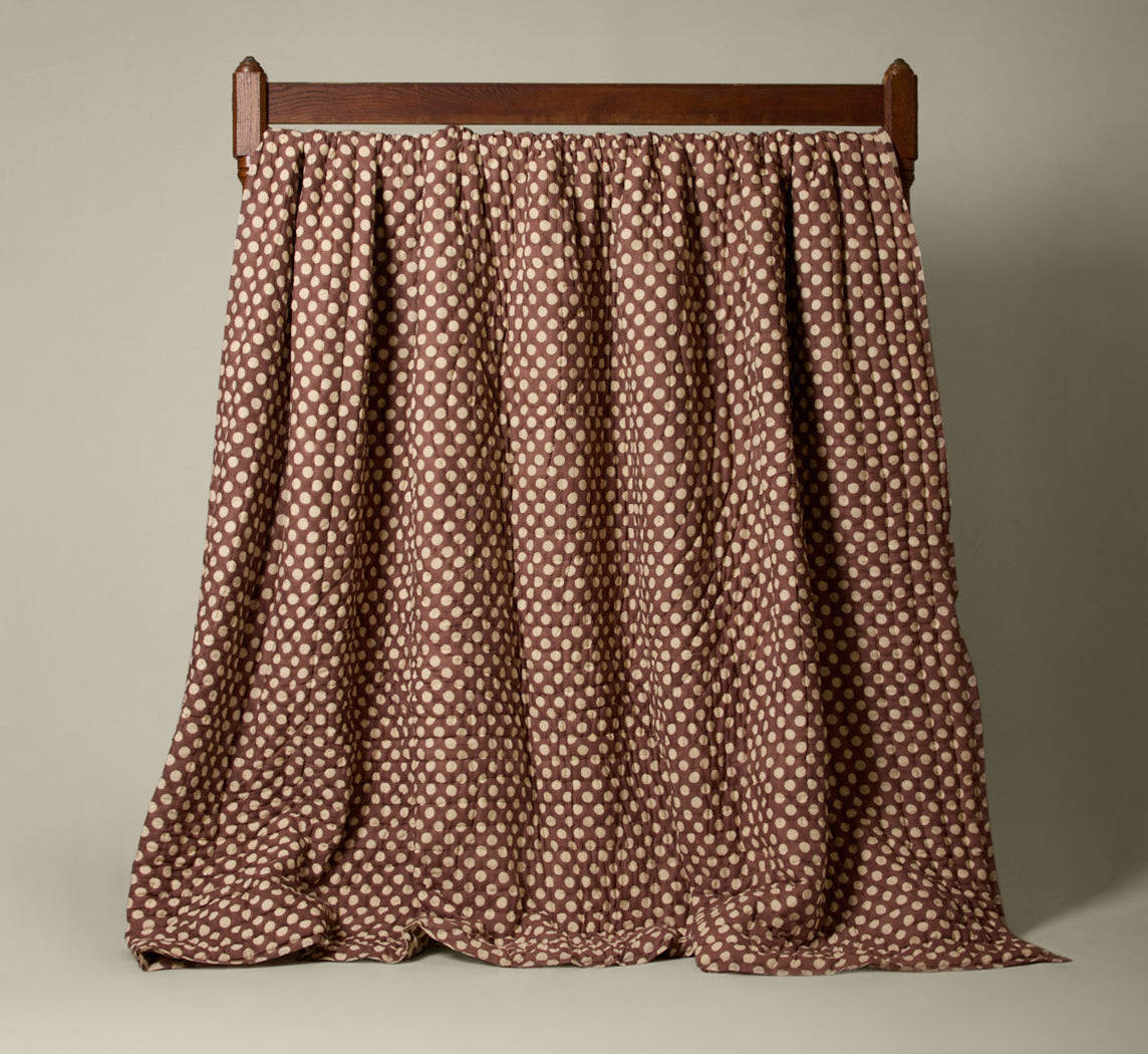 PIERCE & WARD POLKA DOT QUILT IN CREAM AND UMBER