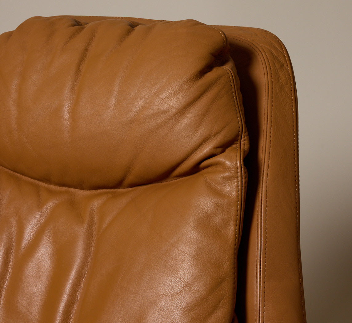 PAIR OF LEATHER VITTORIO INTROINI FOR SAPORITI LOUNGE CHAIRS WITH OTTOMAN, 1960S