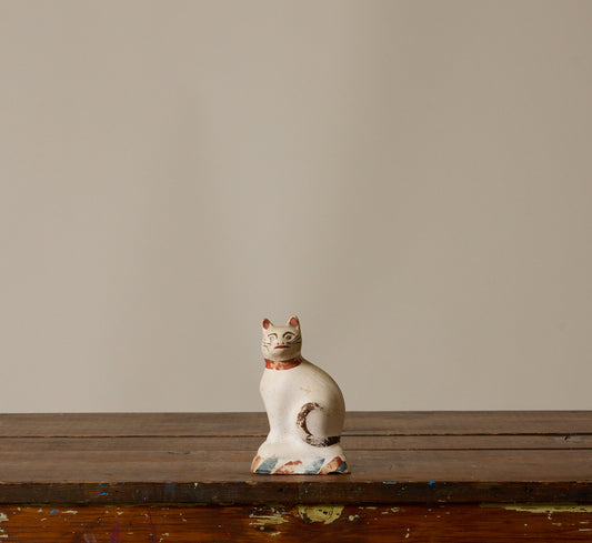 19TH CENTURY AMERICAN CHALKWARE CAT