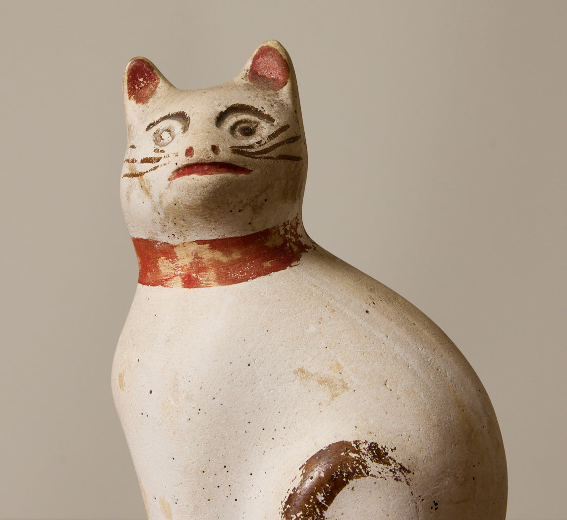 19TH CENTURY AMERICAN CHALKWARE CAT