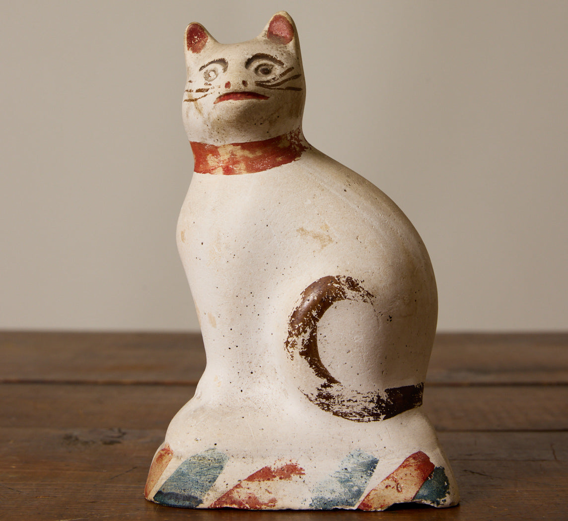 19TH CENTURY AMERICAN CHALKWARE CAT