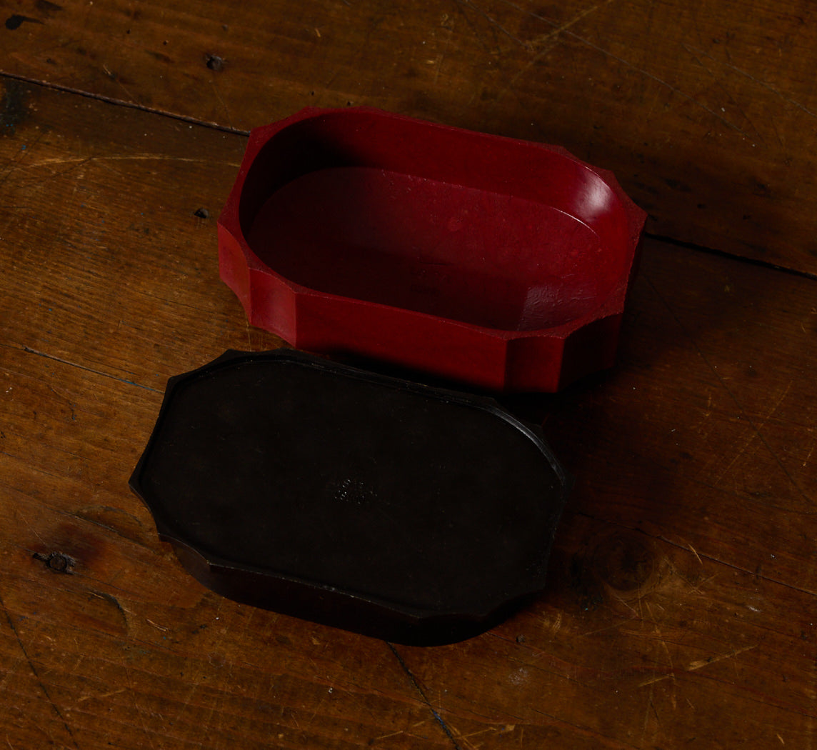 1930S BAKELITE JEWELRY BOX