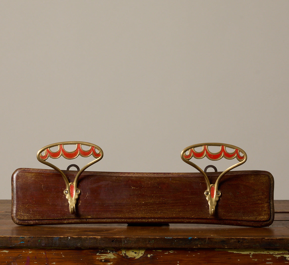 1950S ITALIAN WOOD & RED ENAMEL BRASS WALL COAT RACK