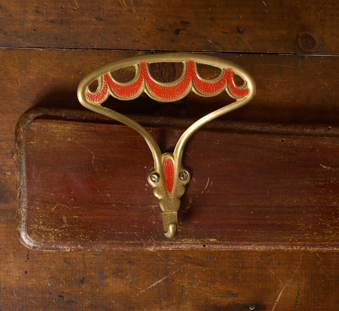 1950S ITALIAN WOOD & RED ENAMEL BRASS WALL COAT RACK