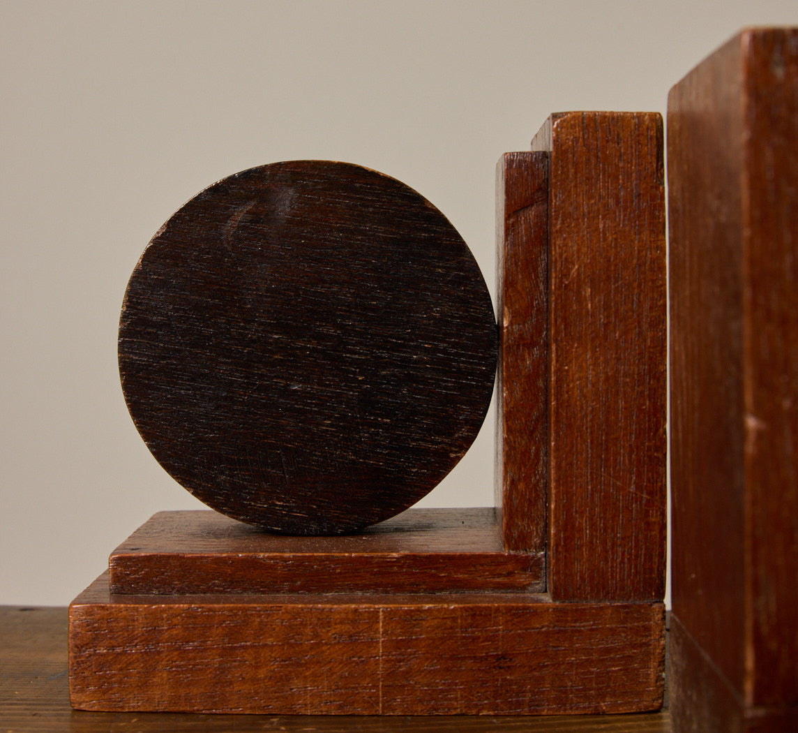 PAIR OF 1920S AMSTERDAM SCHOOL MODERNIST OAK BOOKENDS