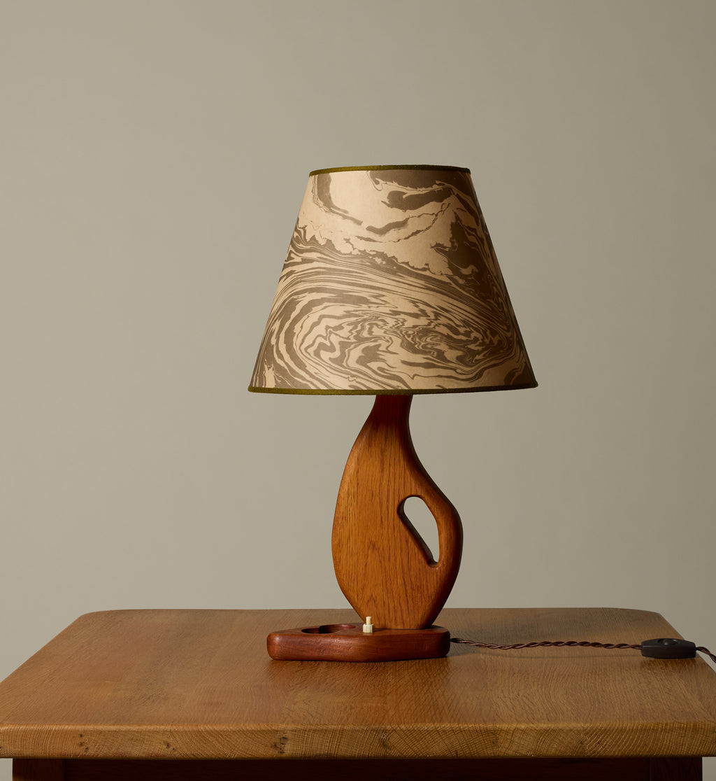 1960S SWEDISH SCULPTURAL WOODEN TABLE LAMP