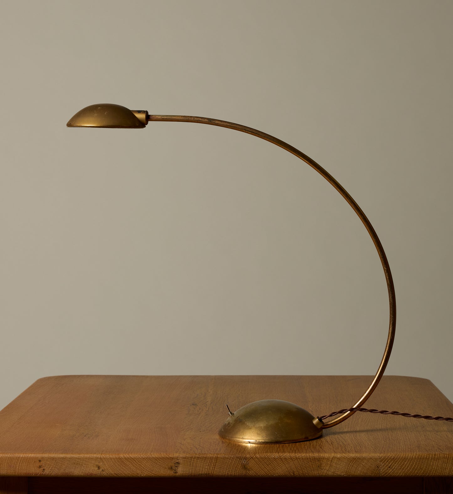 1970S ITALIAN MEBLO PELIKAN ARC TABLE LAMP