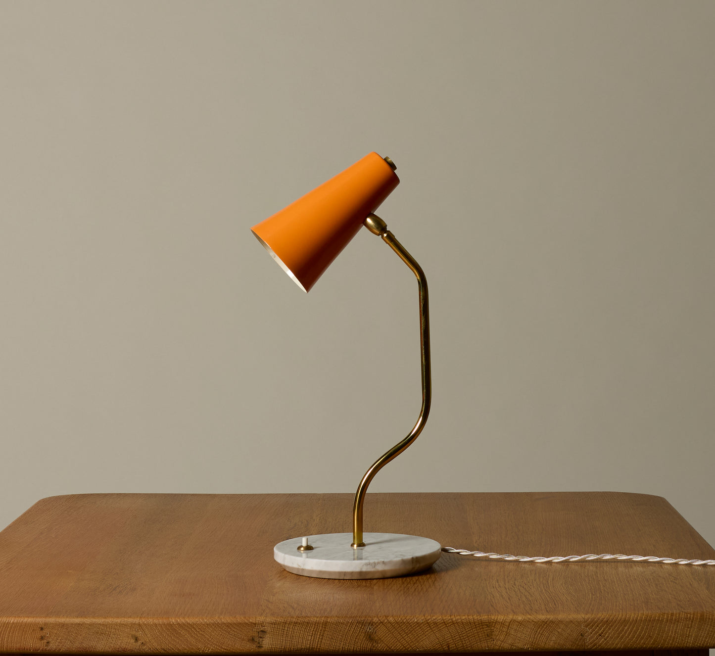 1960S ITALIAN TABLE LAMP WITH MARBLE BASE AND ORANGE SHADE