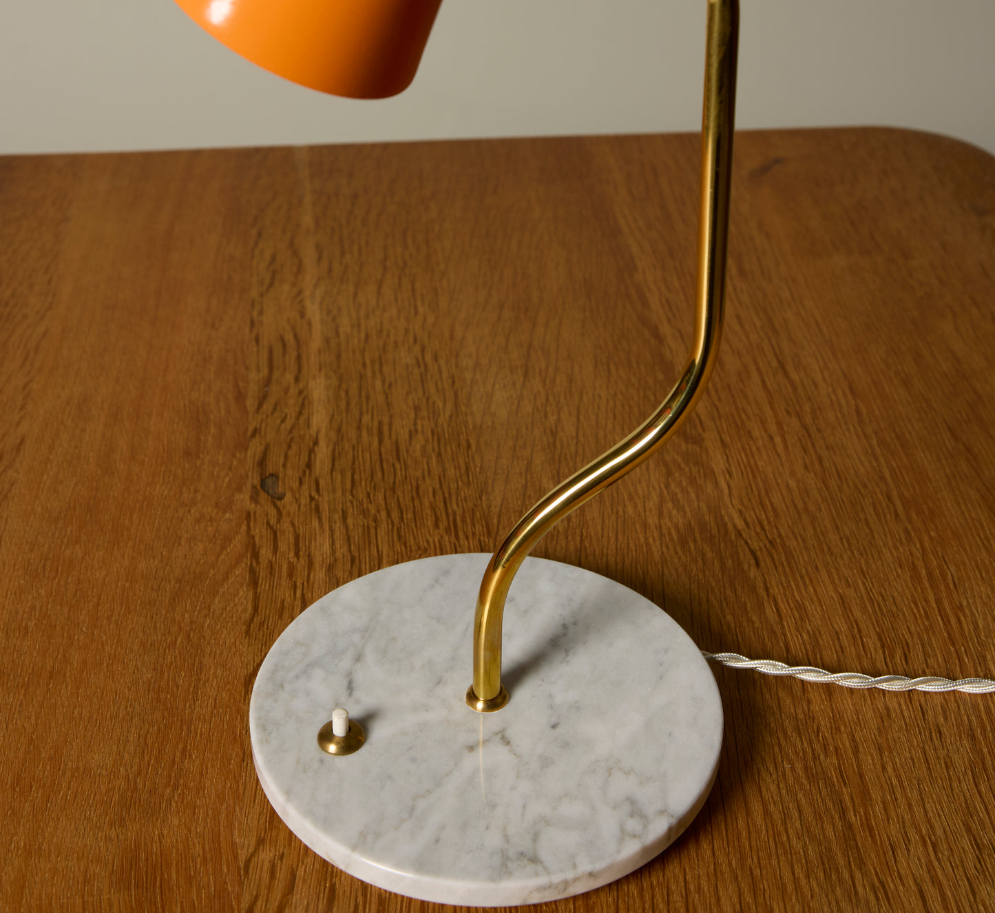 1960S ITALIAN TABLE LAMP WITH MARBLE BASE AND ORANGE SHADE