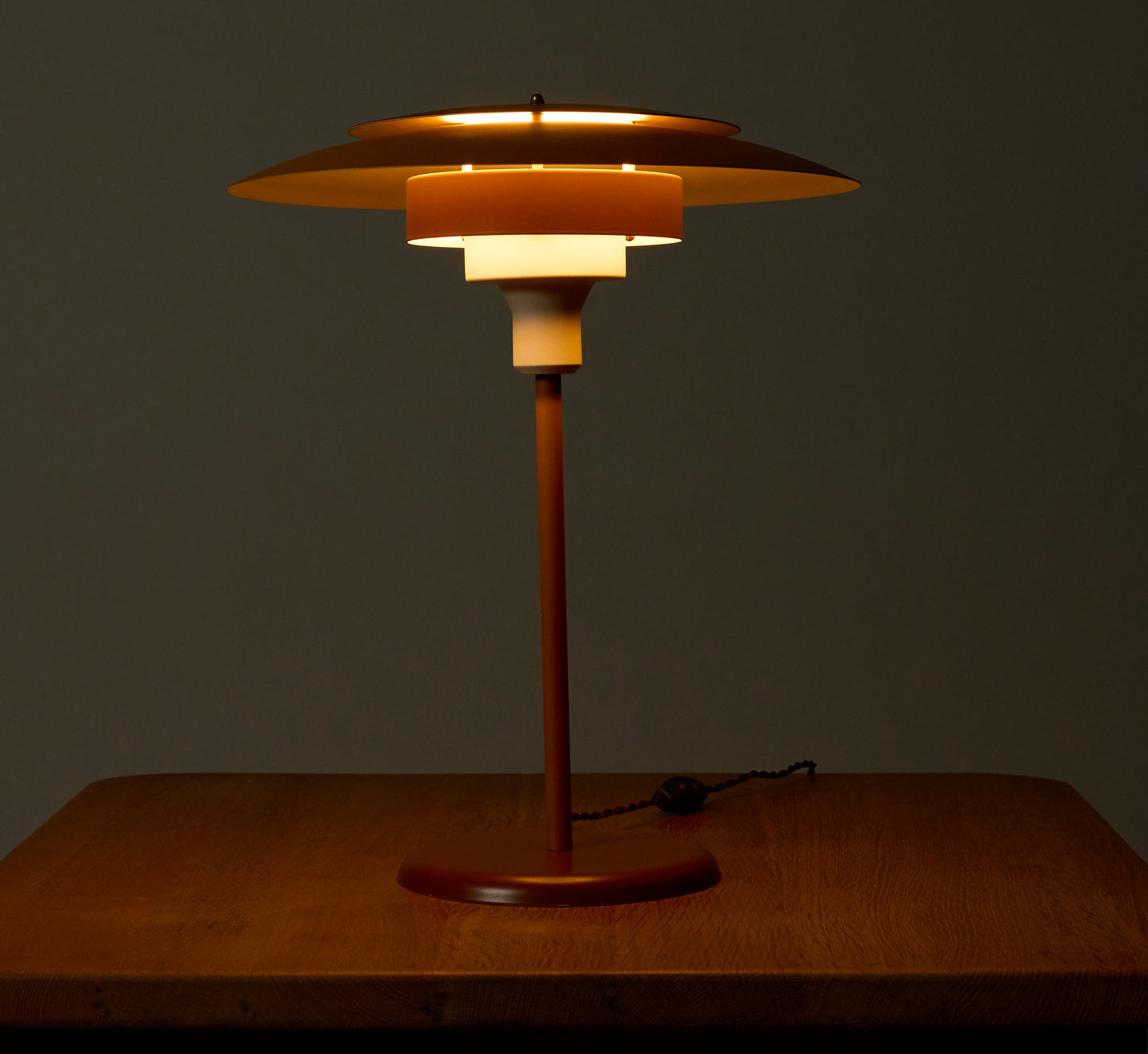 MID CENTURY DANISH TABLE LAMP ATTRIBUTED TO LYSKAER BELYSNING