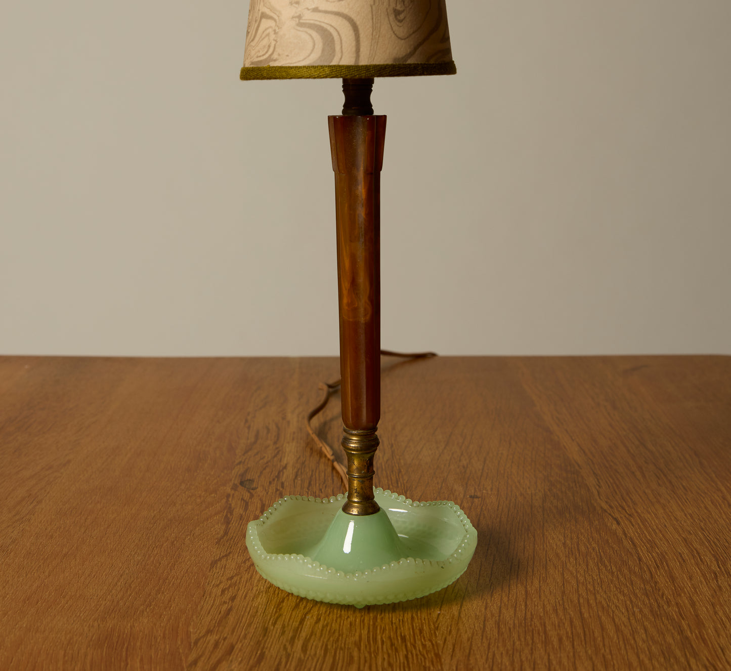 ART DECO JADE  BAKELITE TABLE LAMP WITH SUMINGASHI SHADE