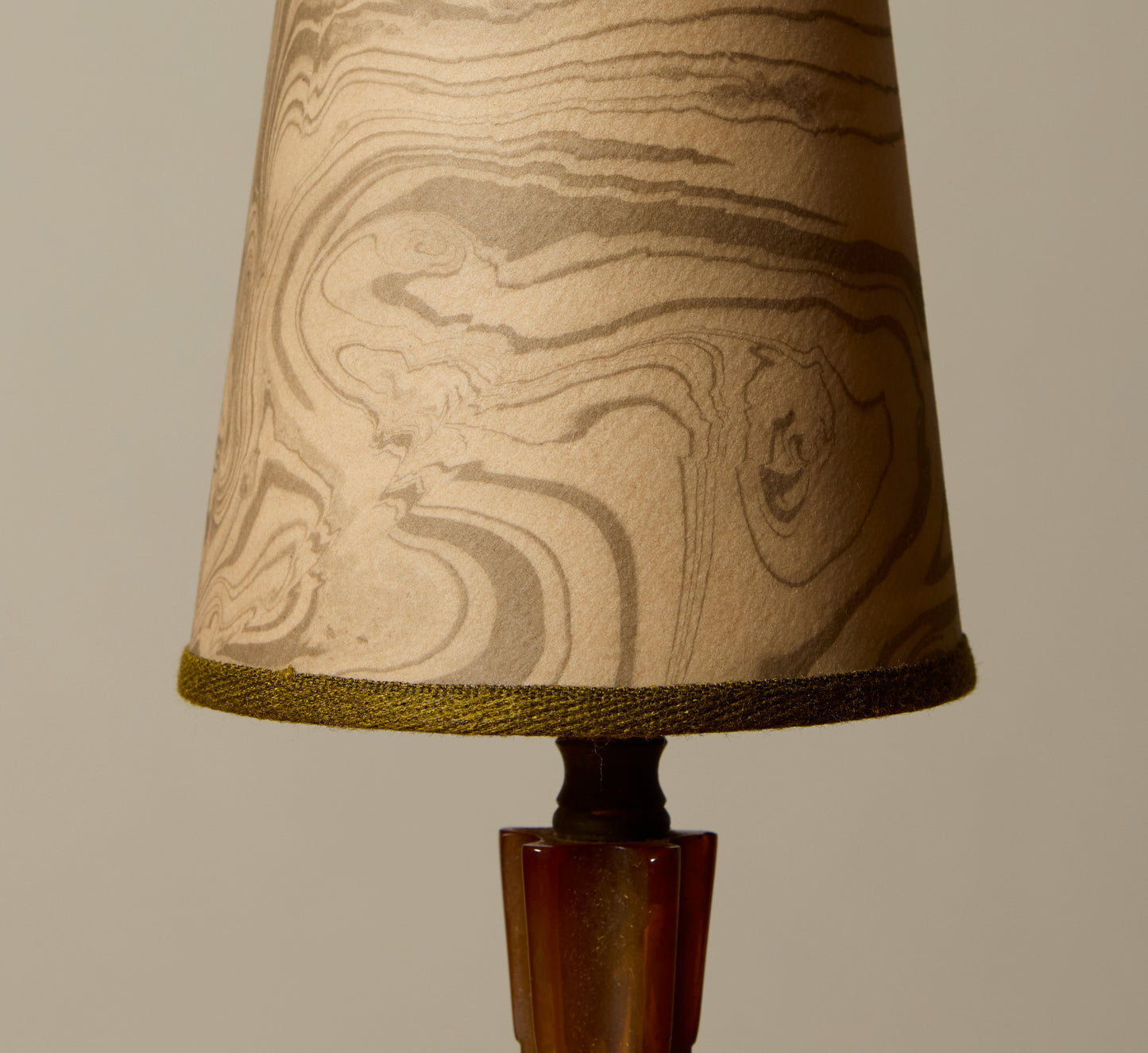 ART DECO JADE  BAKELITE TABLE LAMP WITH SUMINGASHI SHADE