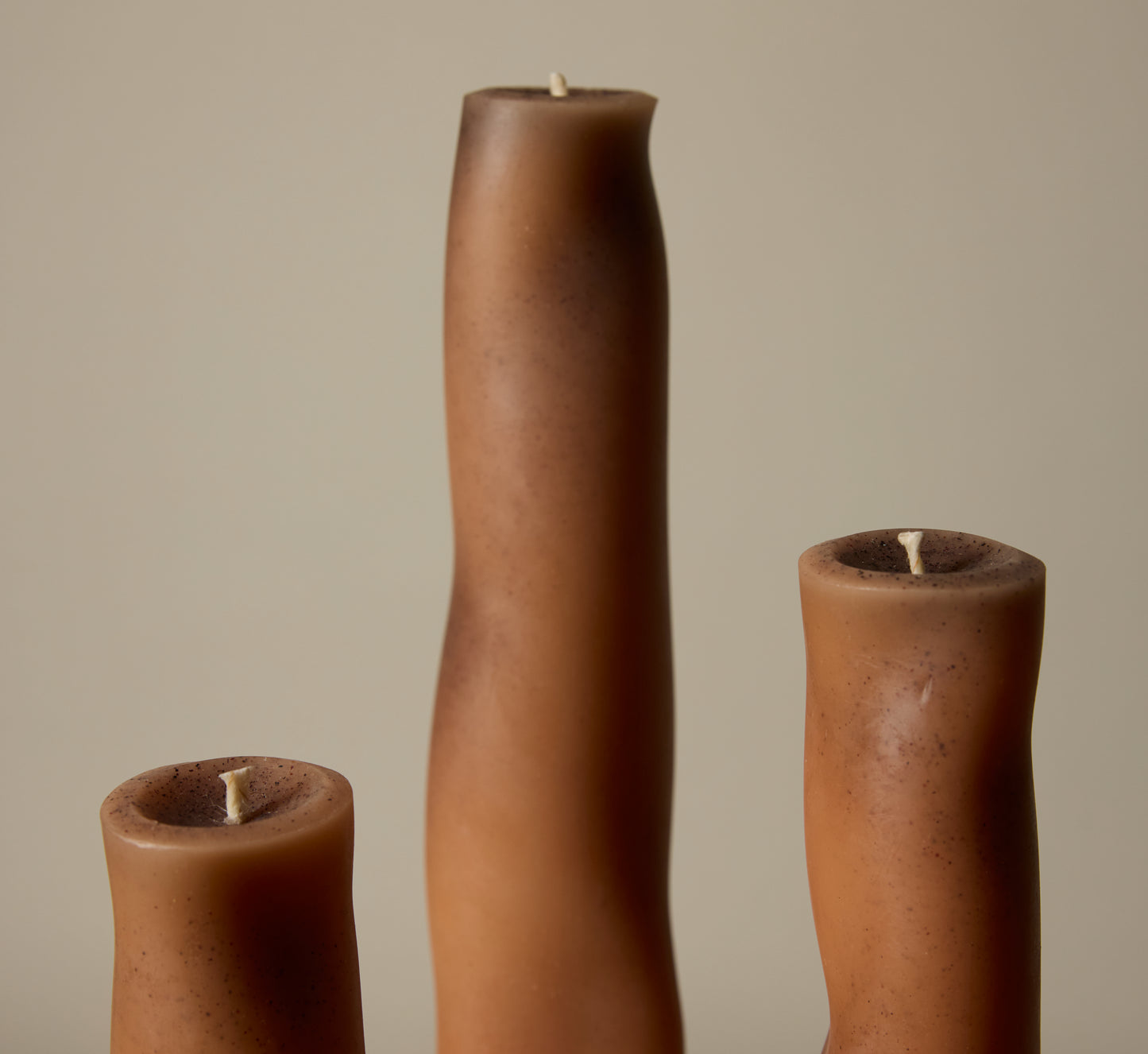 HANDS WOBBLE CANDLE SET IN BLUSH