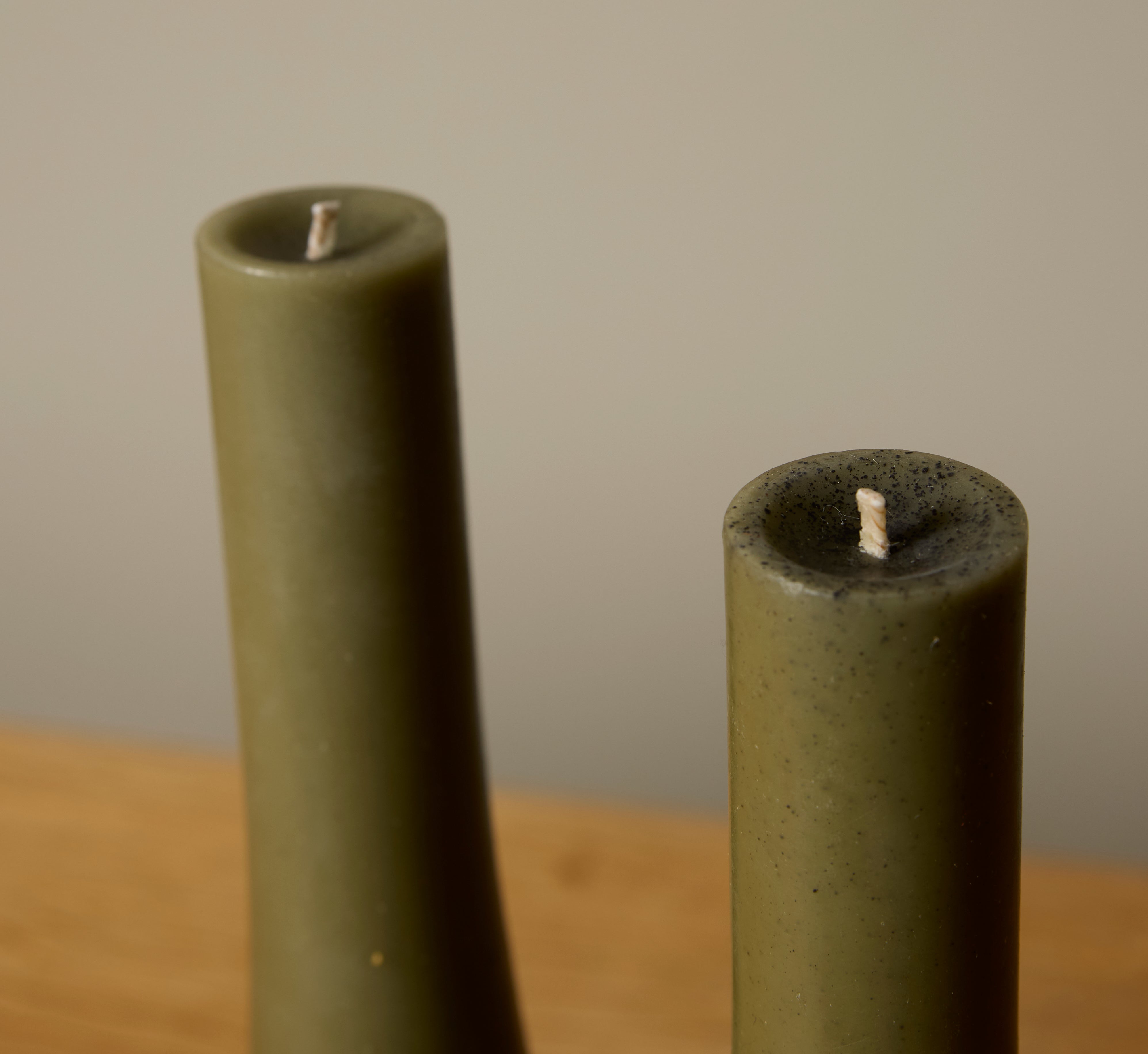 HANDS CHIMNEY SET IN KOMBU