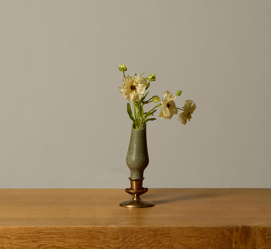 HANDS VASE CANDLE  IN KOMBU