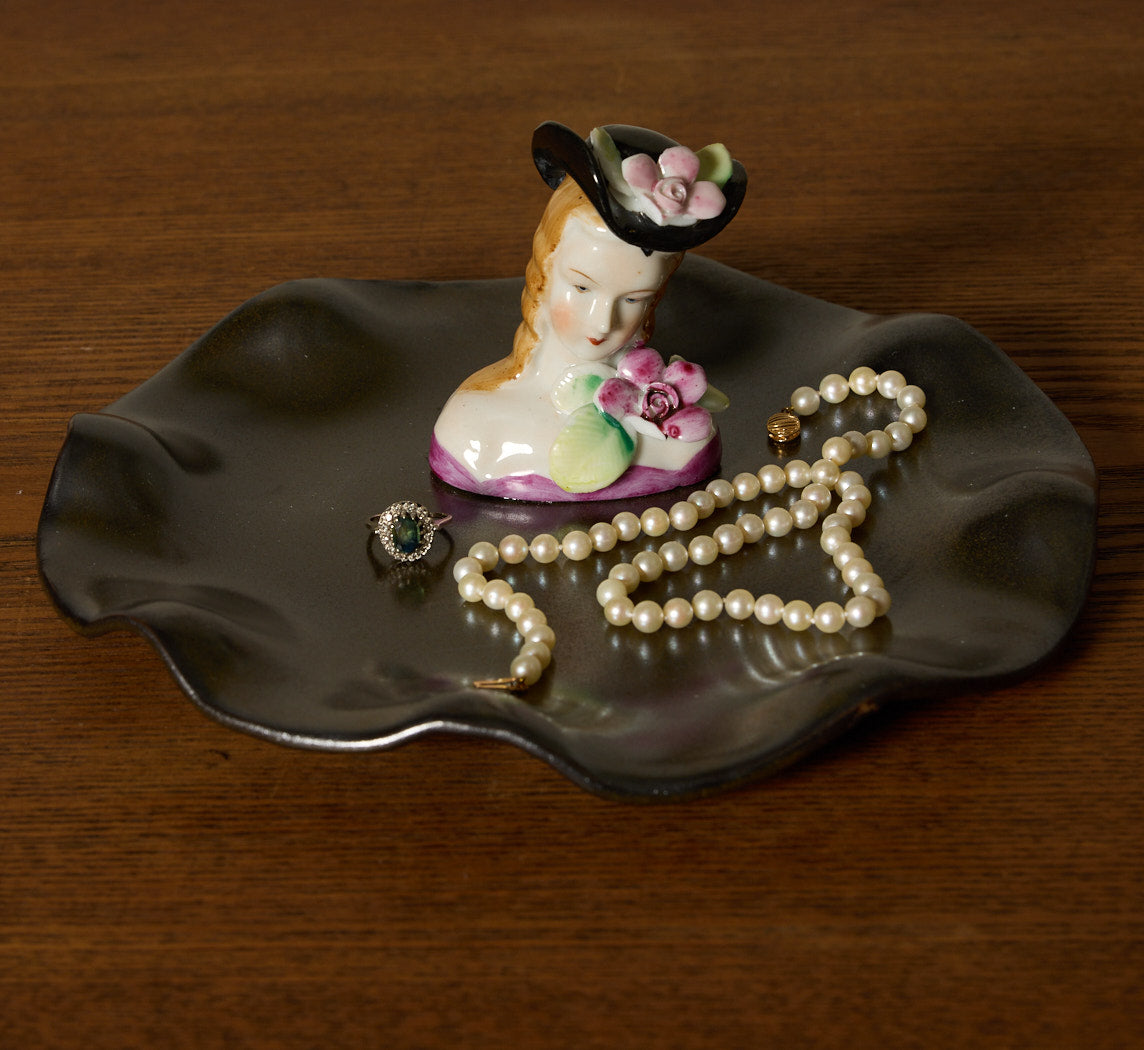 ABRA CERAMIC FIGURINE DISH - METALLIC BLACK GLAZE / BUST