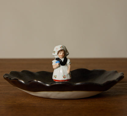 ABRA CERAMIC FIGURINE DISH - METALLIC GLAZE WITH SCALLOPED EDGE