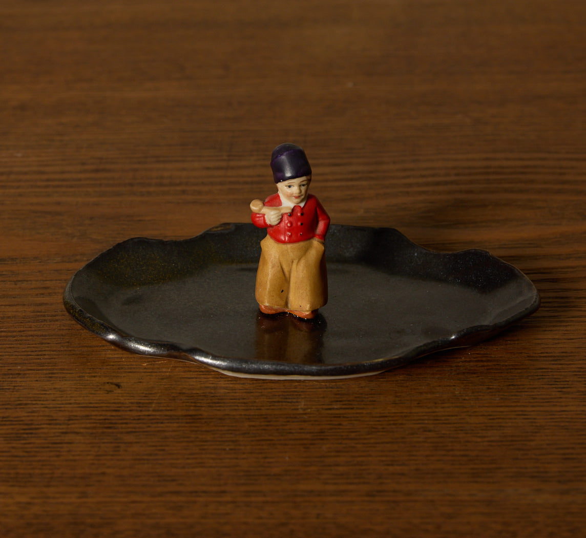 ABRA CERAMIC FIGURINE DISH - METALLIC GLAZE I