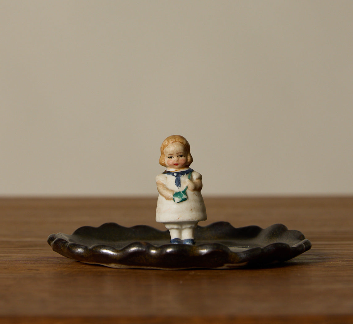 ABRA CERAMIC PETITE FIGURINE DISH - METALLIC BLACK GLAZE