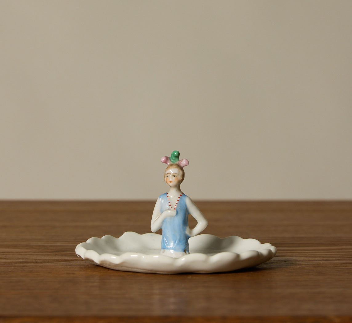 ABRA CERAMIC PETITE FIGURINE DISH - IVORY GLAZE