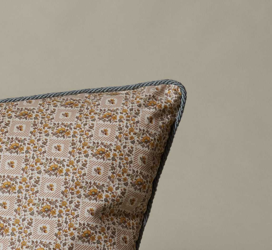 LITTLE SPARROW PILLOW
