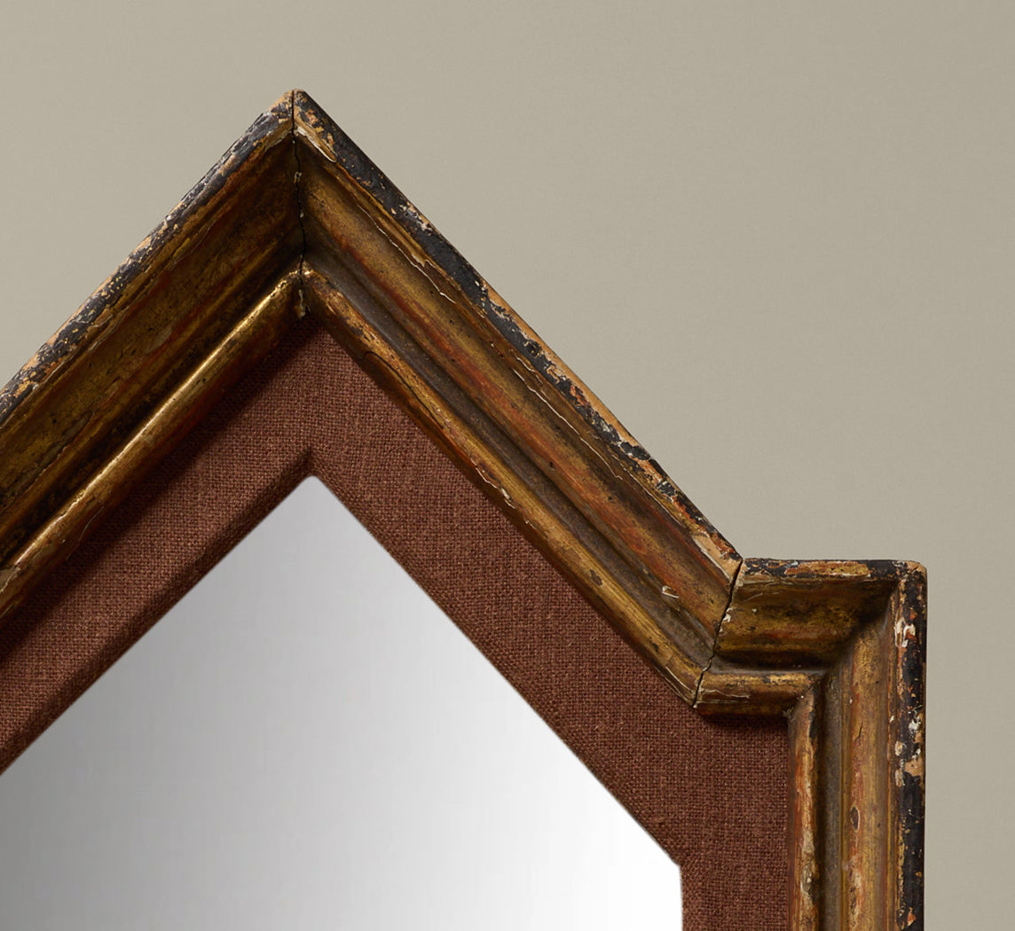 ANTIQUE GILTWOOD TABERNACLE FRAME WITH CHOCOLATE LINEN MAT