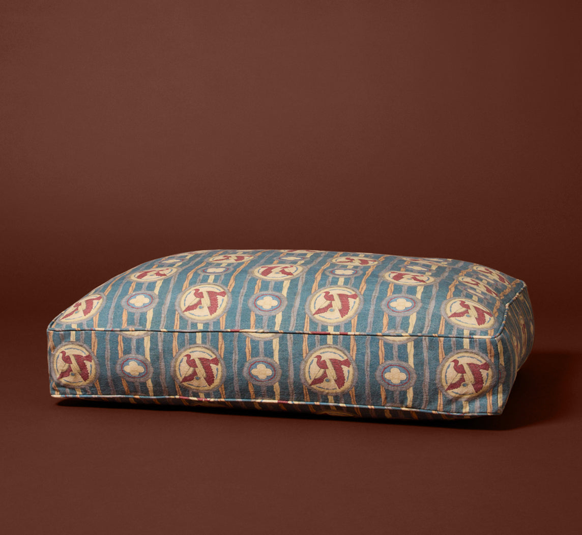 PIERCE & WARD DOG BED IN IBIS FRESCO (MULTIPLE SIZES)