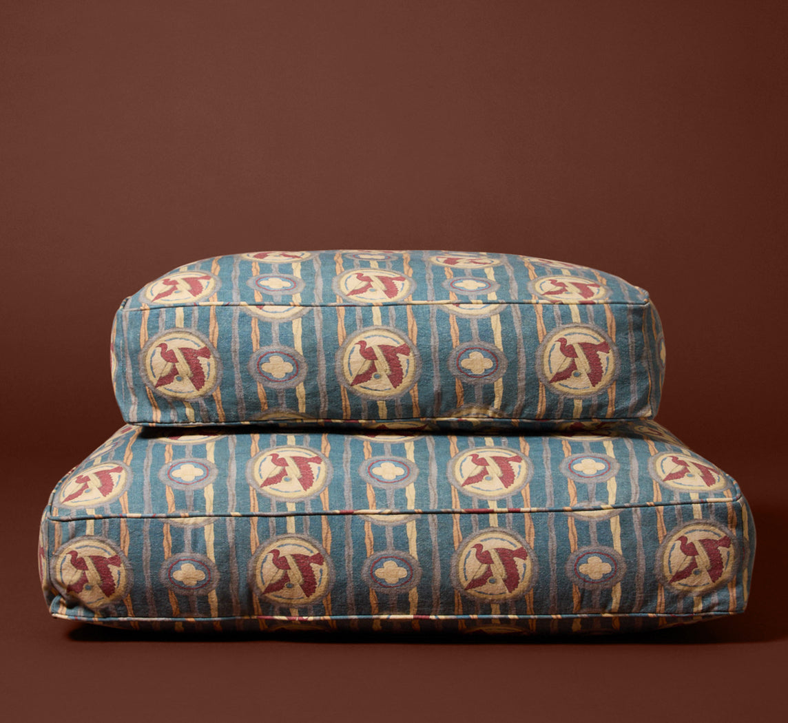 PIERCE & WARD DOG BED IN IBIS FRESCO (MULTIPLE SIZES)