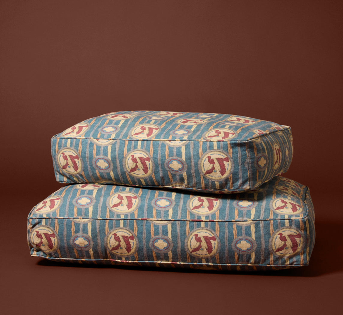 PIERCE & WARD DOG BED IN IBIS FRESCO (MULTIPLE SIZES)